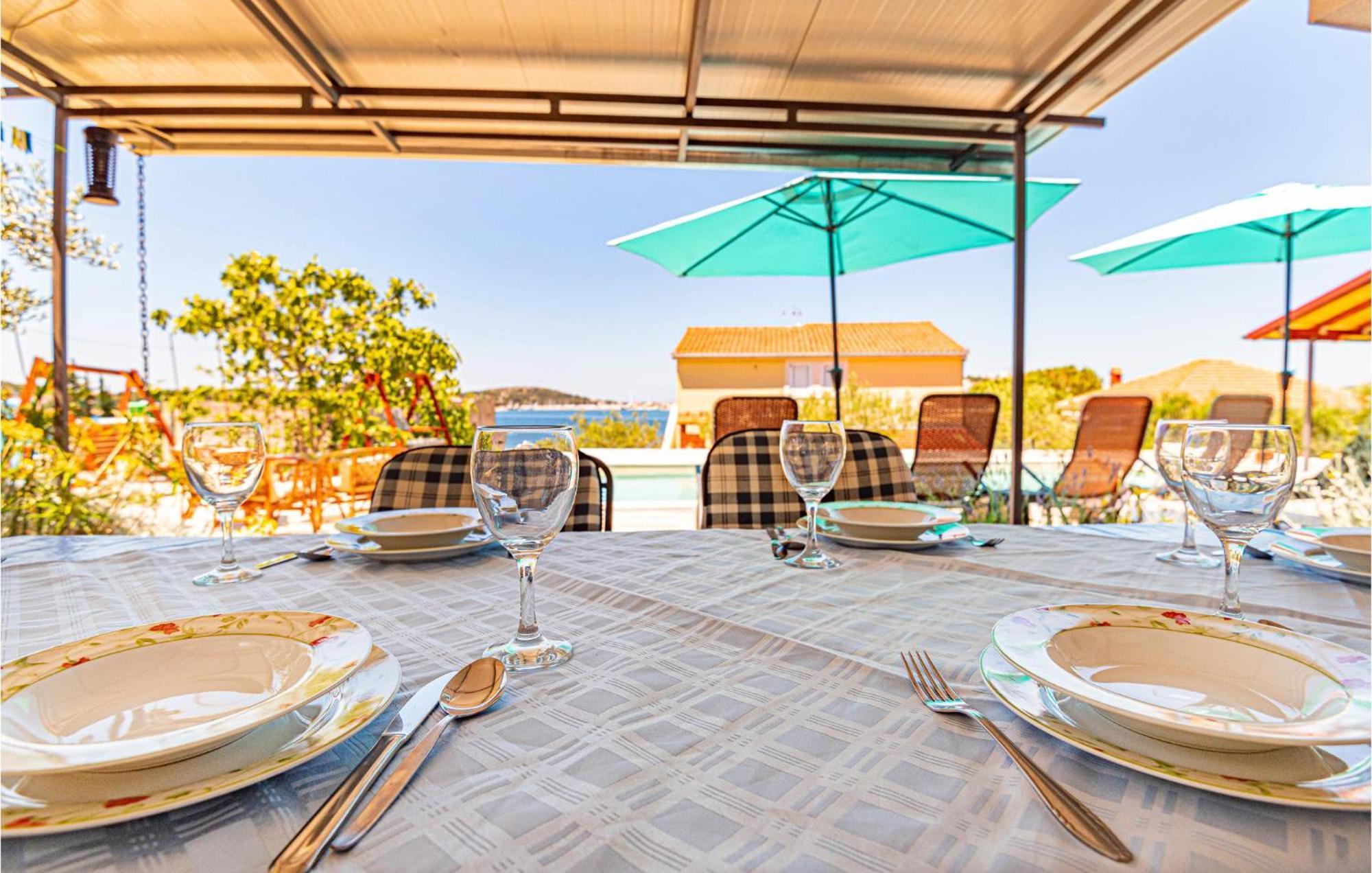 Nice Home In Zatoglav With House Sea View Podglavica Buitenkant foto